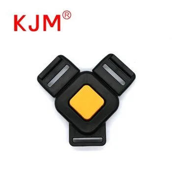 3 krypčių diržų sagtis paaukštinamai kėdutei